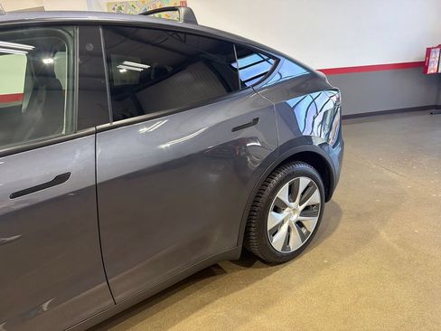 Used 2023 Tesla Model Y Long Range AWD/4WD image 96