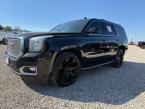 Used 2015 GMC Yukon Denali w/ Touring Package AWD/4WD image 4