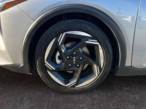 Used 2025 Kia K4 EX image 14