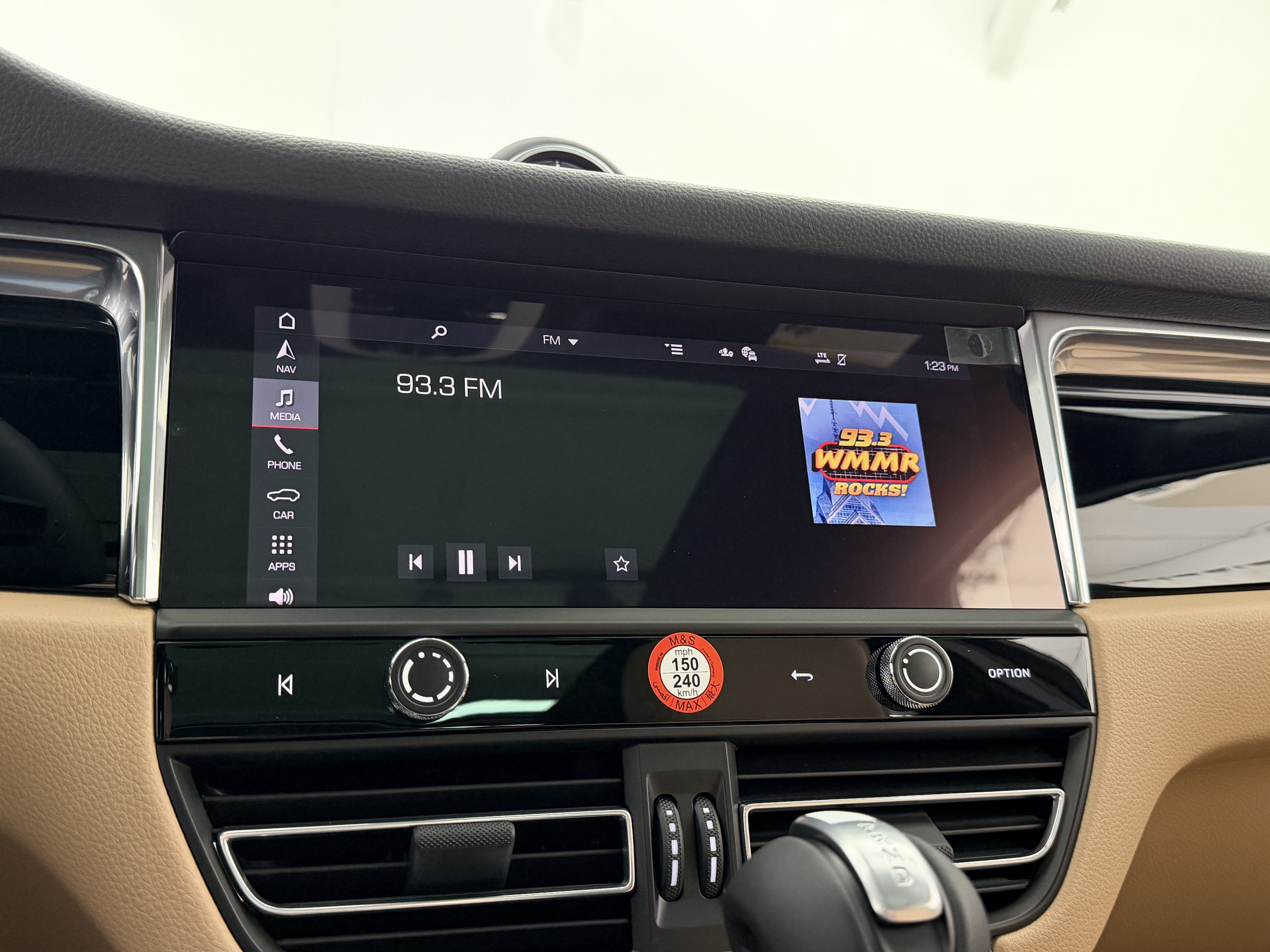 Certified 2026 Porsche Macan AWD/4WD image 41
