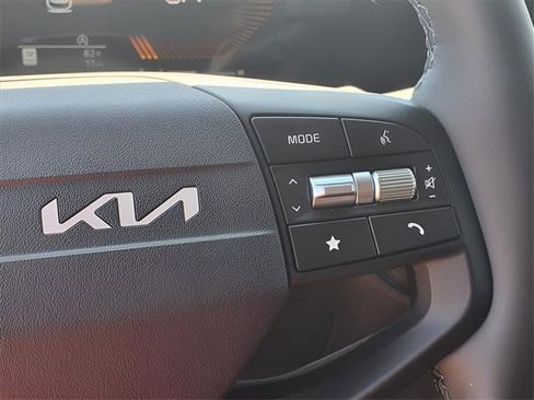 New 2026 Kia Sportage EX w/ EX Panorama Roof Package image 15