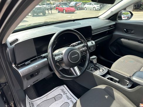 Used 2025 Hyundai Kona SEL FWD image 13