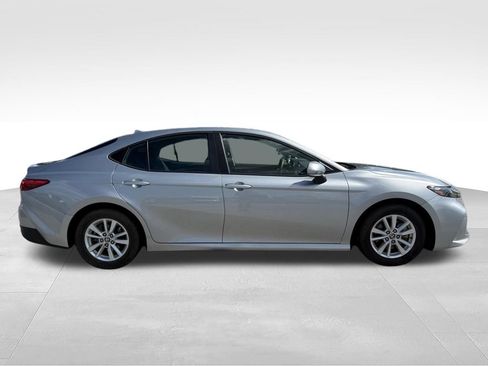 Used 2025 Toyota Camry LE FWD image 28