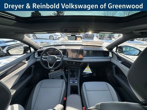 New 2026 Volkswagen Tiguan SE R-Line image 11