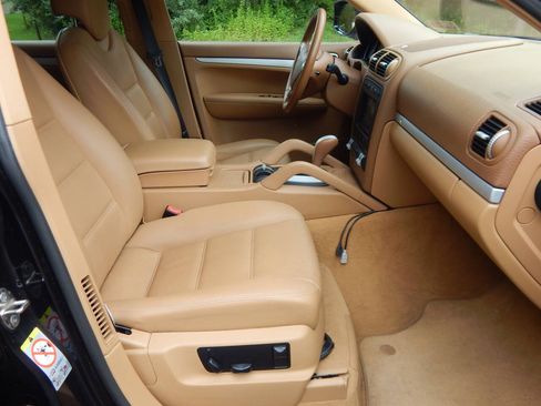 Used 2009 Porsche Cayenne AWD/4WD image 18