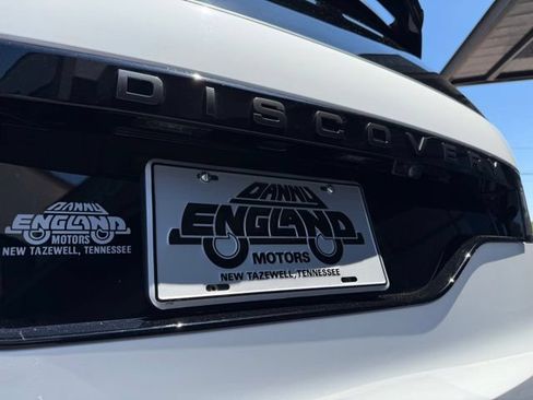Used 2025 Land Rover Discovery Dynamic SE AWD/4WD image 31