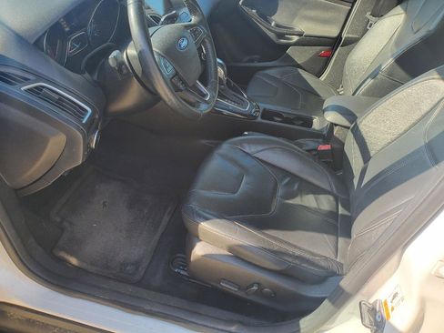 Used 2015 Ford Focus Titanium FWD image 15