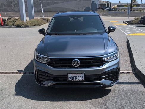Used 2022 Volkswagen Tiguan SE R-Line FWD image 3