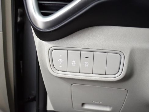 Used 2025 Kia Soul LX w/ LX Technology Package image 17