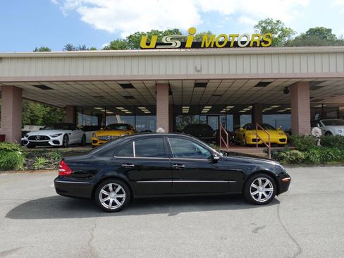 Used 2005 Mercedes-Benz E 320 Sedan image 2