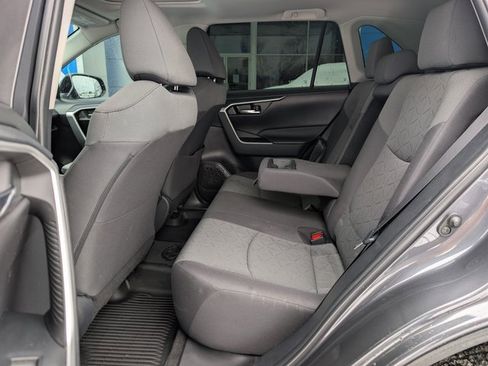 Used 2022 Toyota RAV4 XLE image 15