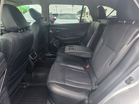 Used 2025 Subaru Outback Limited AWD/4WD image 11
