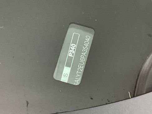 Certified 2023 Land Rover Range Rover Velar R-Dynamic S image 31