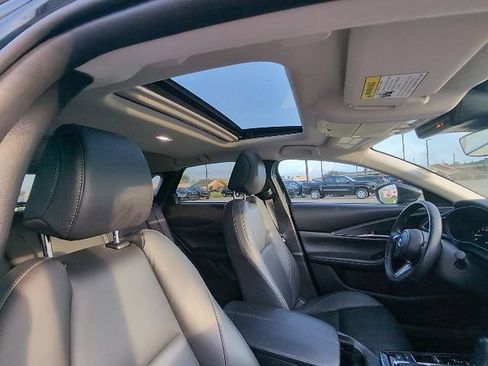Used 2025 MAZDA CX-30 AWD 2.5 S w/ Preferred Package image 4