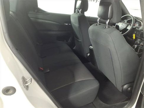 Used 2012 Dodge Avenger SE image 17