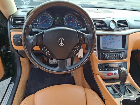 Used 2015 Maserati GranTurismo Sport RWD image 11