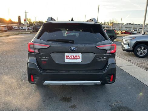 Used 2022 Subaru Outback Touring XT image 4