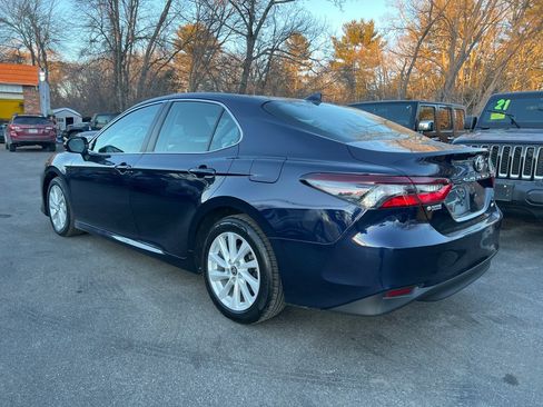 Used 2022 Toyota Camry LE image 3