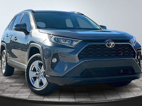 Used 2021 Toyota RAV4 XLE image 3