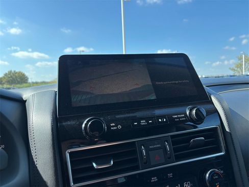 Used 2023 Nissan Armada SV image 22