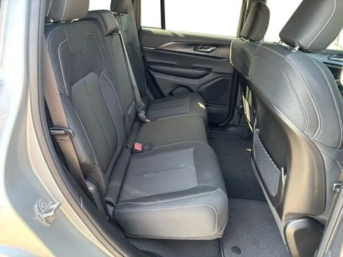 New 2026 Jeep Grand Cherokee Laredo AWD/4WD image 30