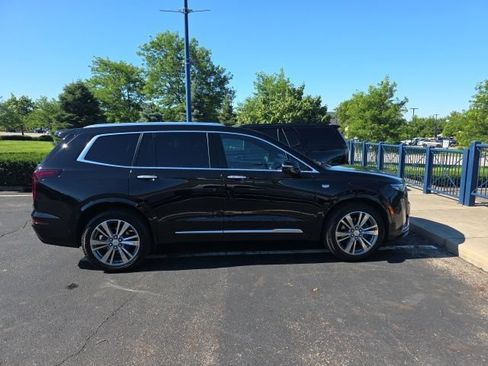 Used 2021 Cadillac XT6 Premium Luxury w/ Platinum Package AWD/4WD image 3