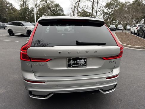 Certified 2025 Volvo XC60 B5 Plus w/ Climate Package image 9