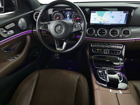 Used 2017 Mercedes-Benz E 300 4MATIC image 18