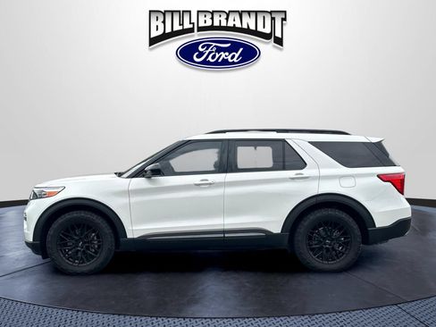 Used 2023 Ford Explorer XLT w/ Equipment Group 202A AWD/4WD image 6