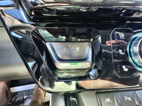 Used 2025 GMC Sierra 1500 AT4X image 17