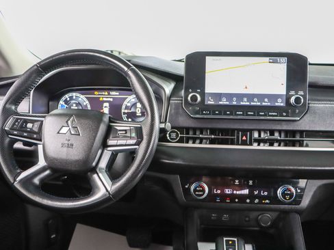 Used 2023 Mitsubishi Outlander SEL image 16