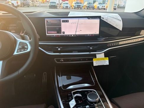 New 2026 BMW X7 xDrive40i w/ M Sport Package image 17