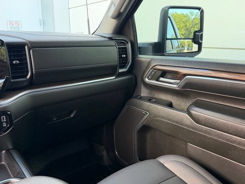 Used 2024 Chevrolet Silverado 2500 LT w/ Midnight Edition AWD/4WD image 33