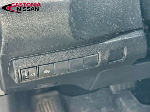 Used 2021 Toyota Corolla LE w/ LE Convenience Package FWD image 13