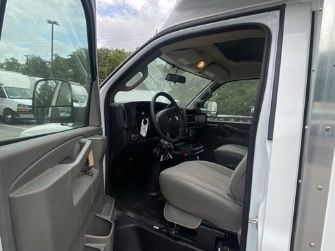 New 2025 Chevrolet Express 3500 w/ Power Convenience Package image 18