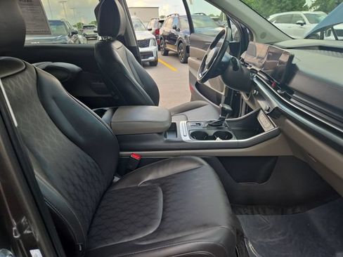 Certified 2026 Kia Carnival FWD image 17