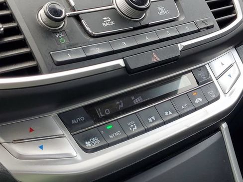 Used 2015 Honda Accord LX image 18