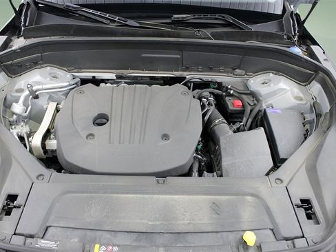 Certified 2025 Volvo XC90 B5 Plus image 26