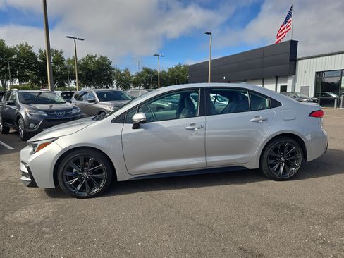 Used 2025 Toyota Corolla SE FWD image 5