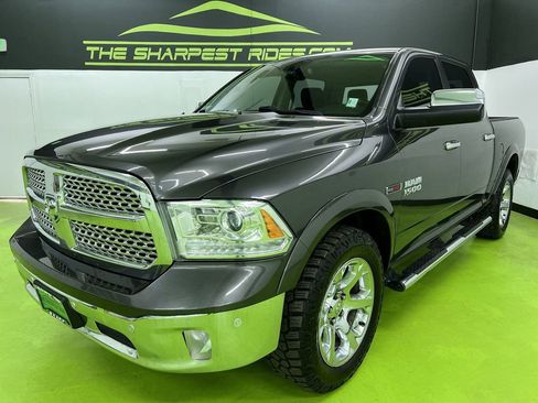 Used 2018 RAM 1500 Laramie w/ Convenience Group AWD/4WD image 5