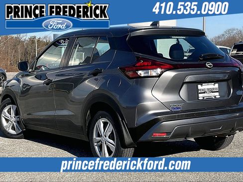 Used 2022 Nissan Kicks S image 11