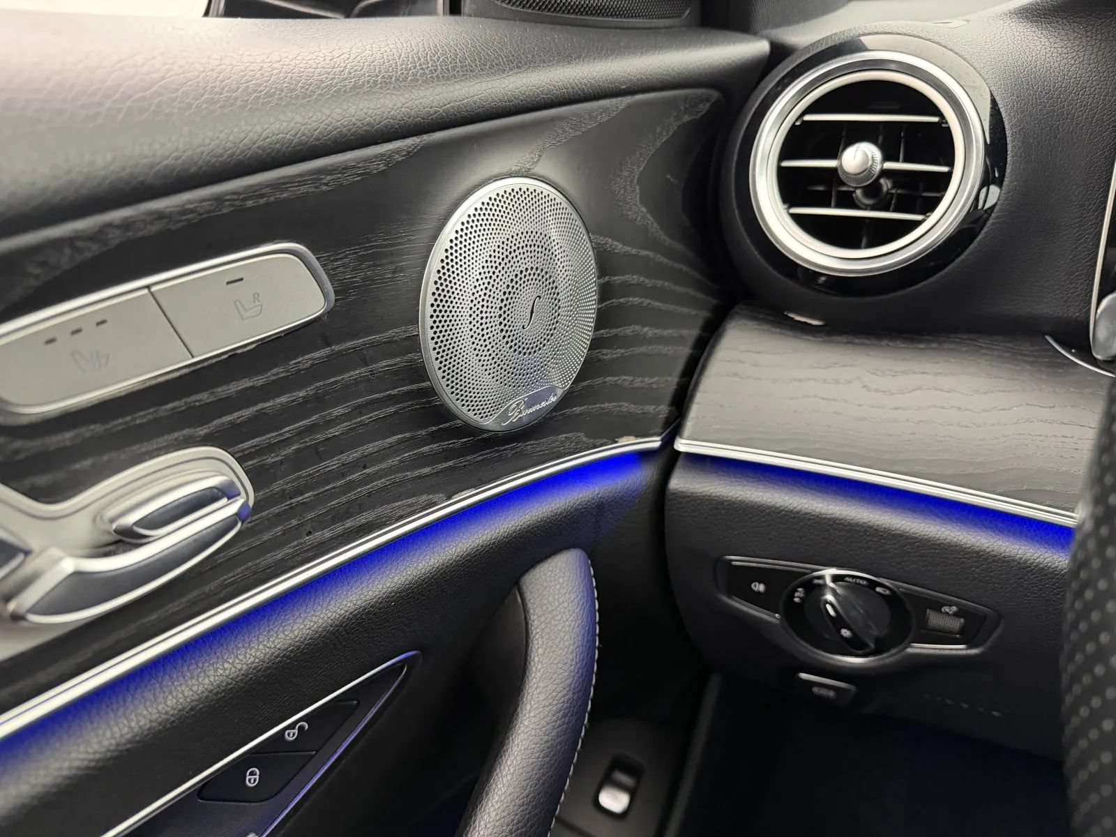Used 2017 Mercedes-Benz E 300 4MATIC image 8