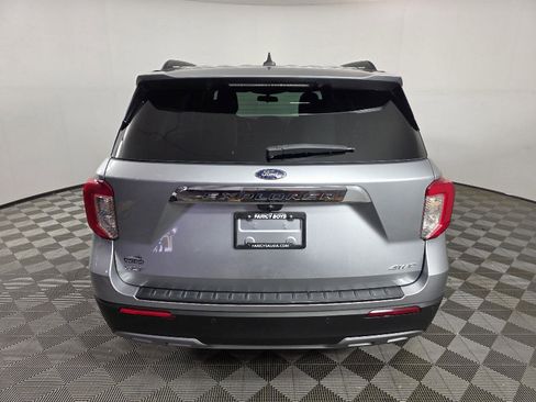 Used 2023 Ford Explorer XLT w/ Equipment Group 202A image 4