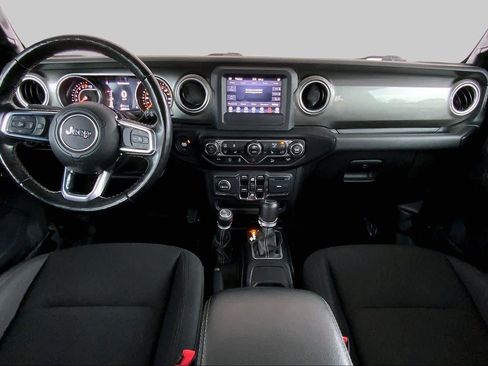 Used 2020 Jeep Wrangler Unlimited Sahara w/ Cold Weather Group AWD/4WD image 16