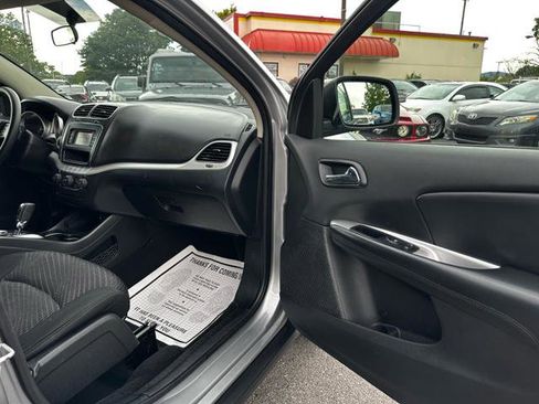 Used 2016 Dodge Journey SXT w/ Comfort/Convenience Group image 19