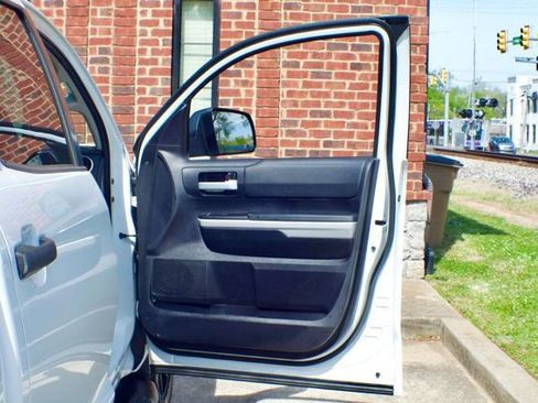 Used 2020 Toyota Tundra SR5 w/ SR5 Upgrade Package image 41