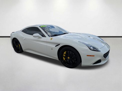 Used 2017 Ferrari California T RWD image 1