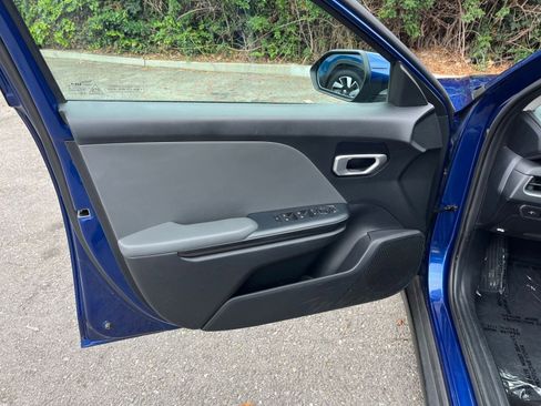 Used 2025 Kia K4 LXS image 18