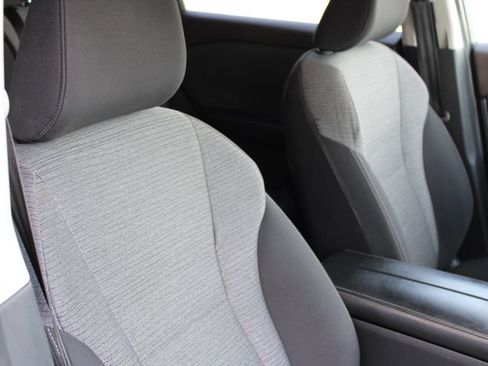 Used 2023 Nissan Rogue SV FWD image 39