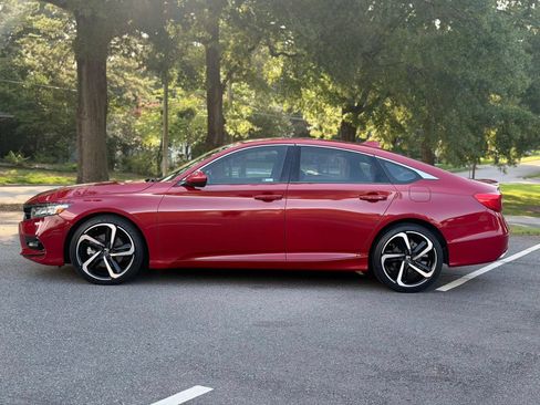 Used 2018 Honda Accord Sport image 3